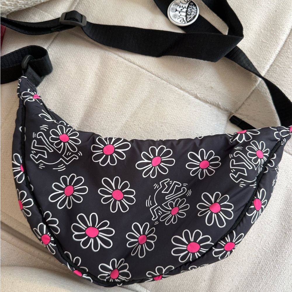 UNIQLO Keith Harring bag